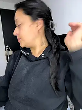 Snapshot of jjulietha95 chatting on November 5, 4:15 am jjulietha95 online show from November 5, 4:15 am