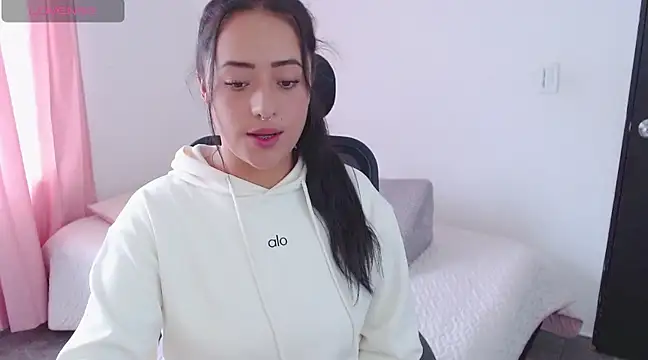 Snapshot of jjulietha95 chatting on March 1, 7:59 pm jjulietha95 online show from March 1, 7:59 pm