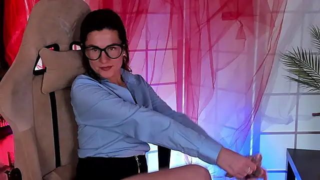 April o Nill online show from November 22, 5:23 pm