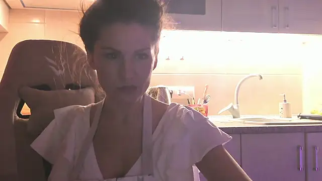 April o Nill online show from December 20, 1:36 pm