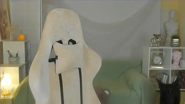 April o Nill online show from March 16, 2:55 pm