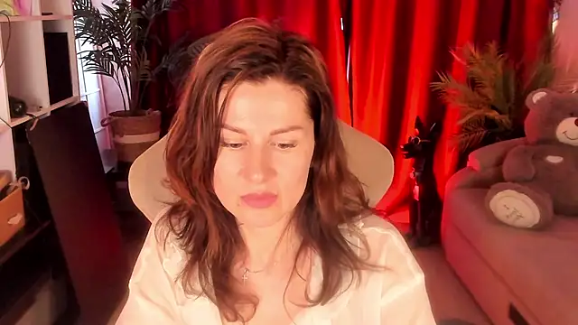 April o Nill online show from April 11, 12:09 pm