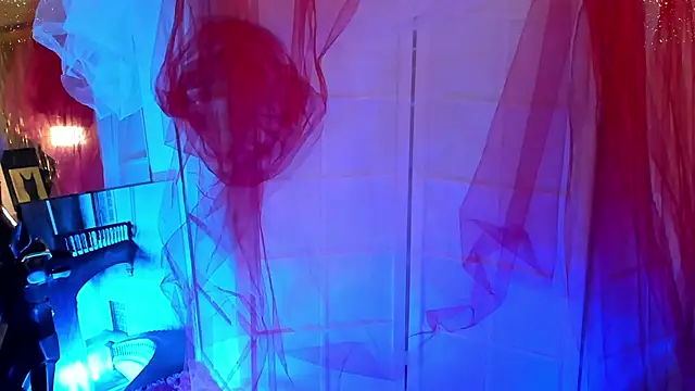 April o Nill online show from November 29, 3:12 pm