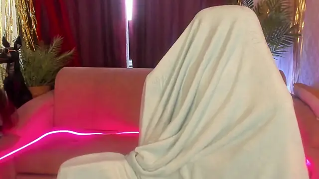 April o Nill online show from January 11, 8:21 am