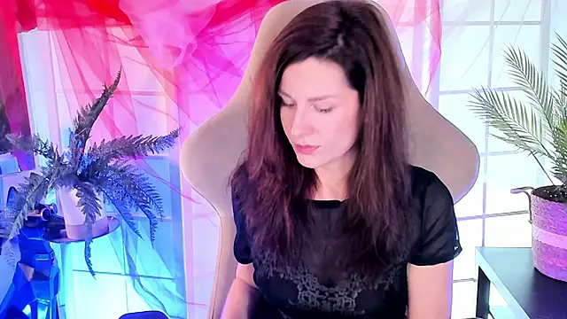 April o Nill online show from November 14, 3:48 pm