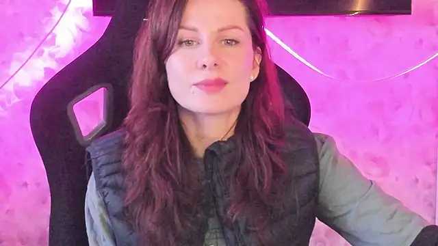 Snapshot of April_o_Nill chatting on March 4, 12:57 pm April o Nill online show from March 4, 12:57 pm