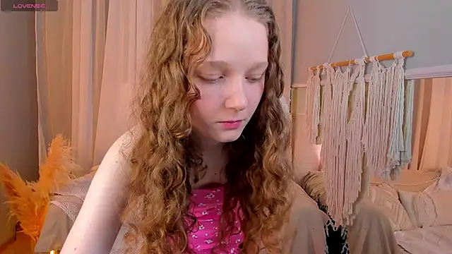 Snapshot of _Rose_Charming_ chatting on September 14, 9:59 pm Rose Charming online show from September 14, 9:59 pm