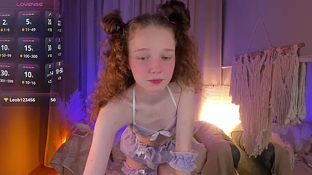 Snapshot of _Rose_Charming_ chatting on March 8, 10:02 pm Rose Charming online show from March 8, 10:02 pm