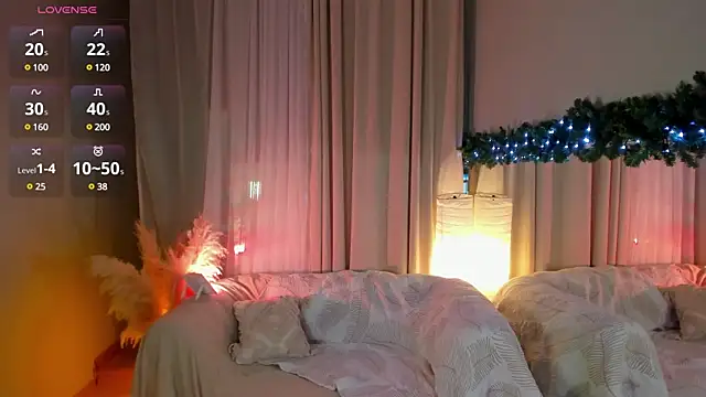 Snapshot of _Rose_Charming_ chatting on January 1, 9:52 pm Rose Charming online show from January 1, 9:52 pm