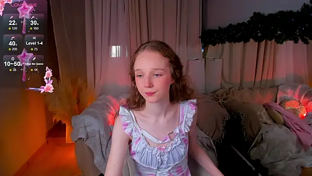 Snapshot of _Rose_Charming_ chatting on December 28, 1:18 am Rose Charming online show from December 28, 1:18 am
