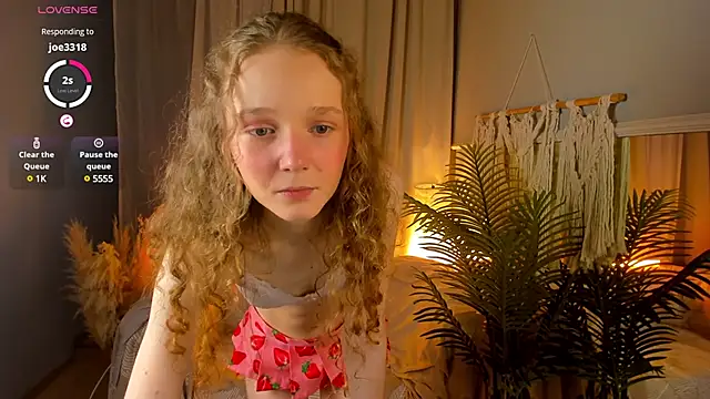 Snapshot of _Rose_Charming_ chatting on January 31, 9:26 pm Rose Charming online show from January 31, 9:26 pm