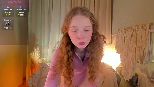 Snapshot of _Rose_Charming_ chatting on March 7, 9:48 pm Rose Charming online show from March 7, 9:48 pm