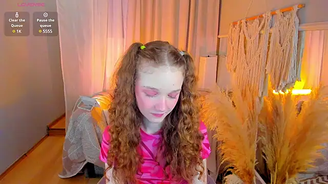 Snapshot of _Rose_Charming_ chatting on February 3, 12:58 am Rose Charming online show from February 3, 12:58 am