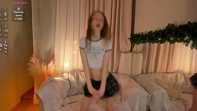 Snapshot of _Rose_Charming_ chatting on December 19, 9:49 pm Rose Charming online show from December 19, 9:49 pm