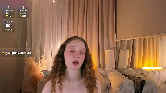 Snapshot of _Rose_Charming_ chatting on February 22, 4:30 pm Rose Charming online show from February 22, 4:30 pm