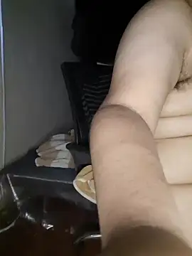 Snapshot of David_GX chatting on December 13, 8:04 pm David GX online show from December 13, 8:04 pm