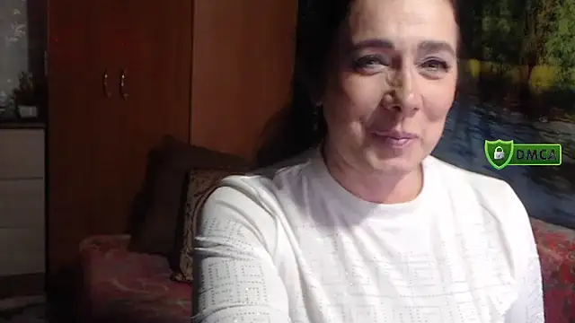 Snapshot of RositaSky chatting on October 6, 5:19 am RositaSky online show from October 6, 5:19 am