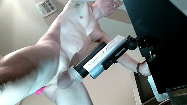 privateD online show from December 4, 4:10 pm