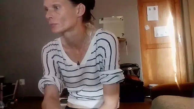 AwesomeUs online show from October 9, 4:57 am