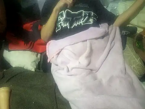 AwesomeUs online show from April 24, 1:07 am