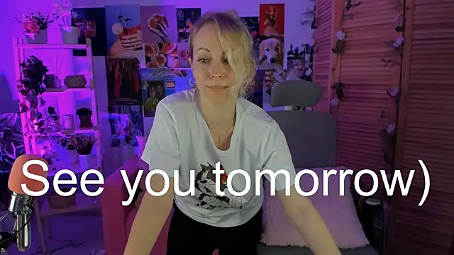 LylithSkye online show from March 23, 8:15 am