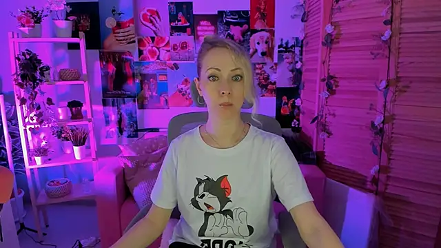 LylithSkye online show from March 20, 11:16 am