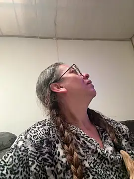 miss hanna07 online show from March 5, 2:35 pm