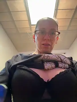 miss hanna07 online show from October 17, 9:05 pm