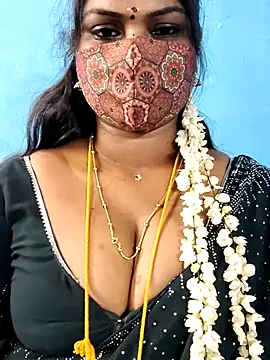 Snapshot of mayaa2u chatting on July 8, 2:57 am mayaa2u online show from July 8, 2:57 am