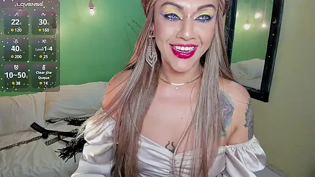 Snapshot of angelina_james_ chatting on February 26, 5:24 am angelina james online show from February 26, 5:24 am