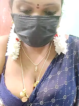 Snapshot of malliga98 chatting on November 10, 6:13 pm malliga98 online show from November 10, 6:13 pm