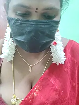 Snapshot of malliga98 chatting on November 4, 10:13 pm malliga98 online show from November 4, 10:13 pm