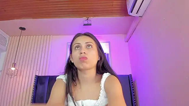 Snapshot of diosa_cristal chatting on July 9, 3:51 am diosa cristal online show from July 9, 3:51 am