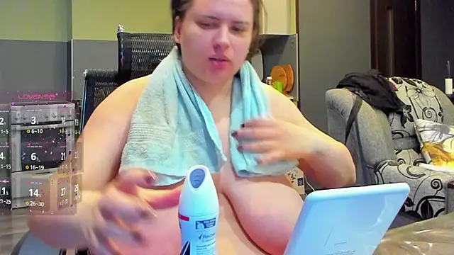 1lindsey1 online show from October 16, 7:27 am