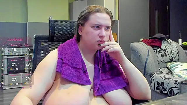 Snapshot of 1lindsey1 chatting on November 3, 11:03 am 1lindsey1 online show from November 3, 11:03 am