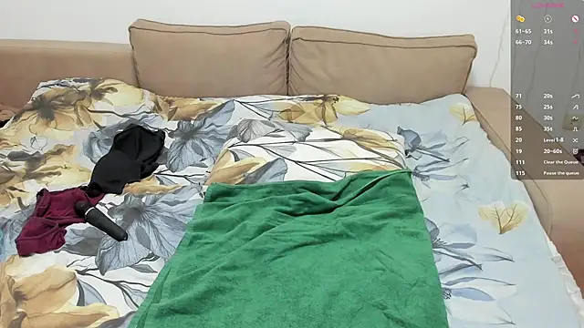 1lindsey1 online show from April 14, 5:01 am