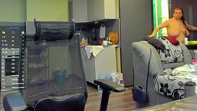 Snapshot of 1lindsey1 chatting on November 18, 10:40 am 1lindsey1 online show from November 18, 10:40 am