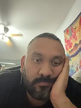 LatinoBear92 online show from April 9, 1:40 am