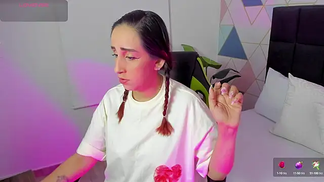 Snapshot of jadde13_ chatting on October 3, 7:59 pm jadde13 online show from October 3, 7:59 pm