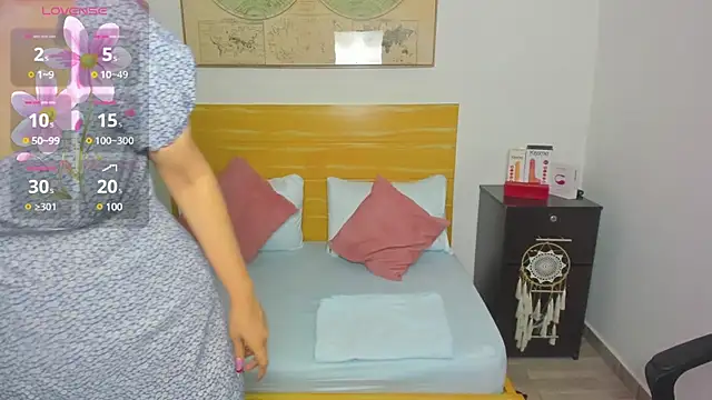 Snapshot of jadde13_ chatting on February 25, 7:16 pm jadde13 online show from February 25, 7:16 pm