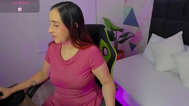 Snapshot of jadde13_ chatting on October 6, 7:58 pm jadde13 online show from October 6, 7:58 pm