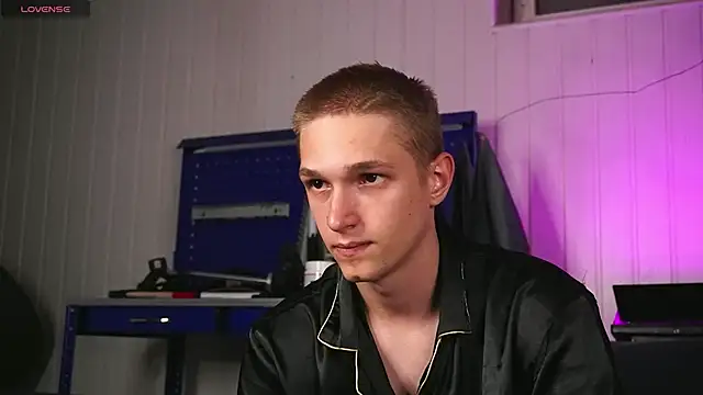 Snapshot of dustyn_fox chatting on September 24, 4:35 pm dustyn fox online show from September 24, 4:35 pm