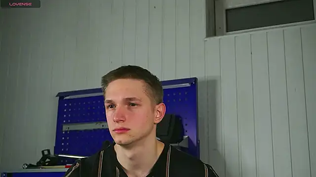 Snapshot of dustyn_fox chatting on February 9, 4:38 pm dustyn fox online show from February 9, 4:38 pm