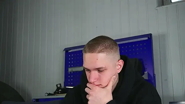 Snapshot of dustyn_fox chatting on March 1, 7:08 am dustyn fox online show from March 1, 7:08 am