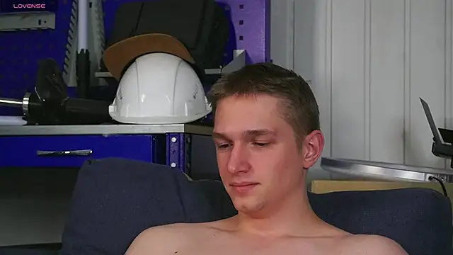 Snapshot of dustyn_fox chatting on January 16, 6:01 pm dustyn fox online show from January 16, 6:01 pm