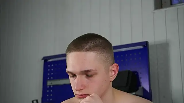 dustyn fox online show from March 8, 3:26 pm