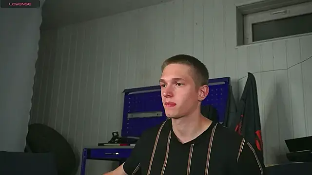 Snapshot of dustyn_fox chatting on September 29, 4:12 pm dustyn fox online show from September 29, 4:12 pm