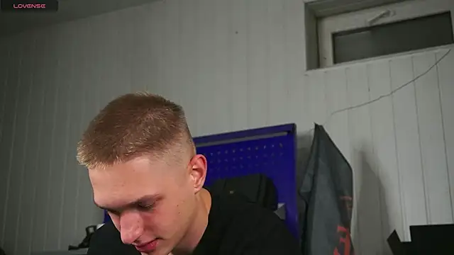 Snapshot of dustyn_fox chatting on October 15, 4:48 pm dustyn fox online show from October 15, 4:48 pm