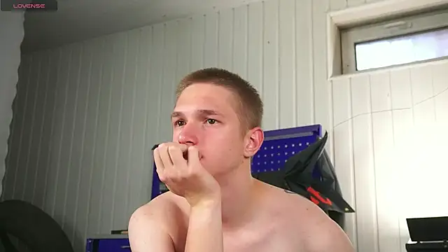 Snapshot of dustyn_fox chatting on September 27, 1:06 pm dustyn fox online show from September 27, 1:06 pm