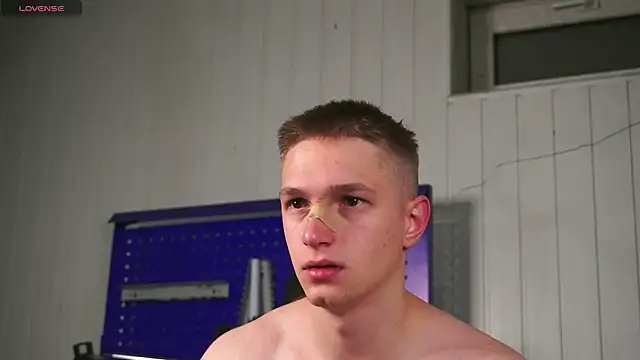 Snapshot of dustyn_fox chatting on December 16, 5:28 pm dustyn fox online show from December 16, 5:28 pm